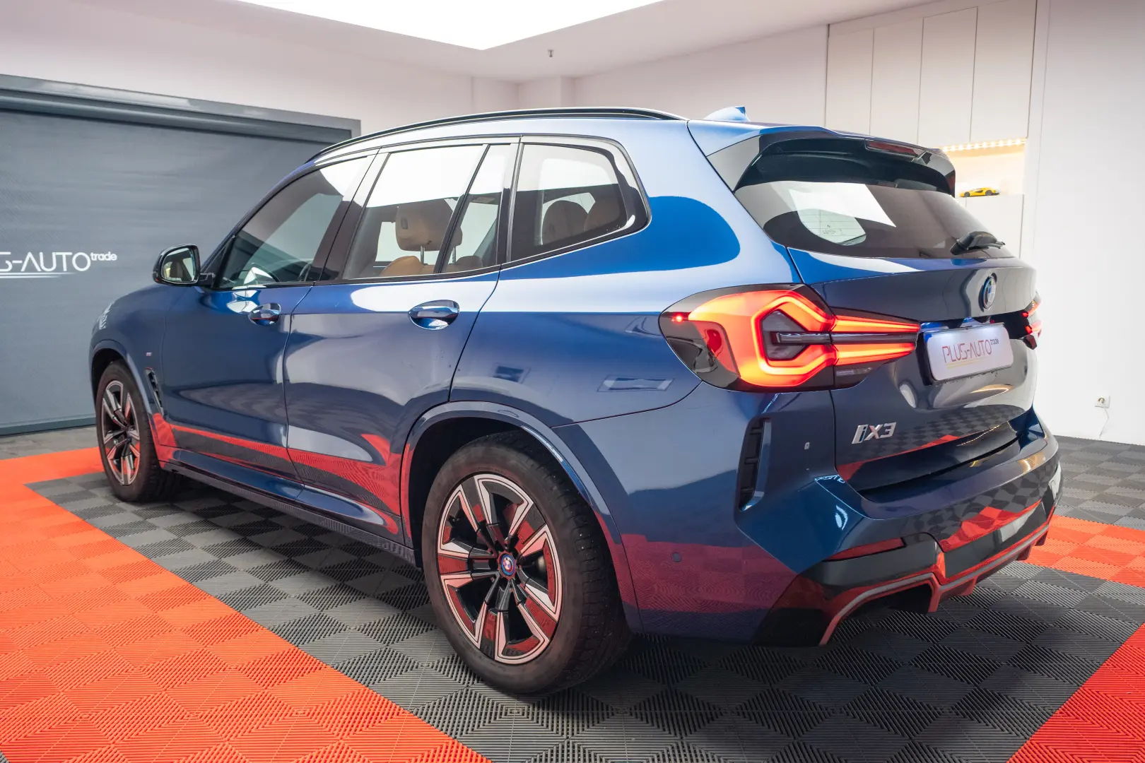 BMW IX3  M Pack   Memory Seats   LED   Camera - Stoc!!!