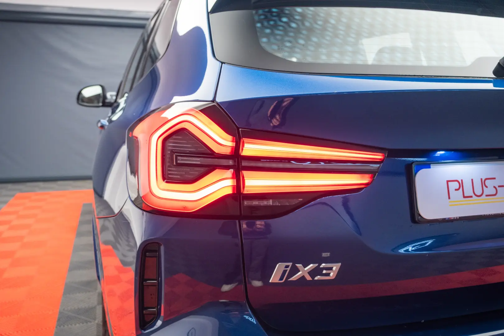 BMW IX3  M Pack   Memory Seats   LED   Camera - Stoc!!!