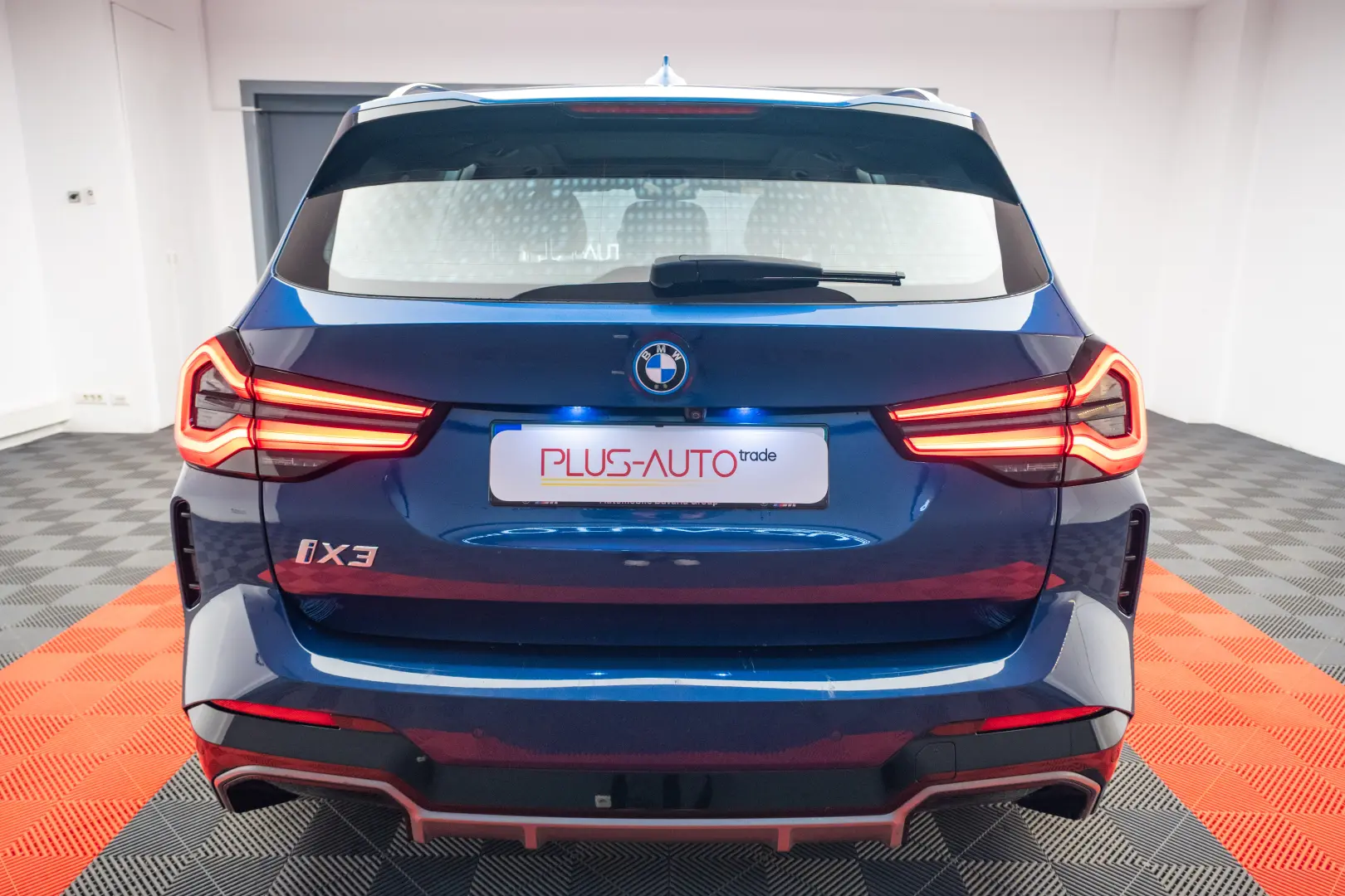 BMW IX3  M Pack   Memory Seats   LED   Camera - Stoc!!!