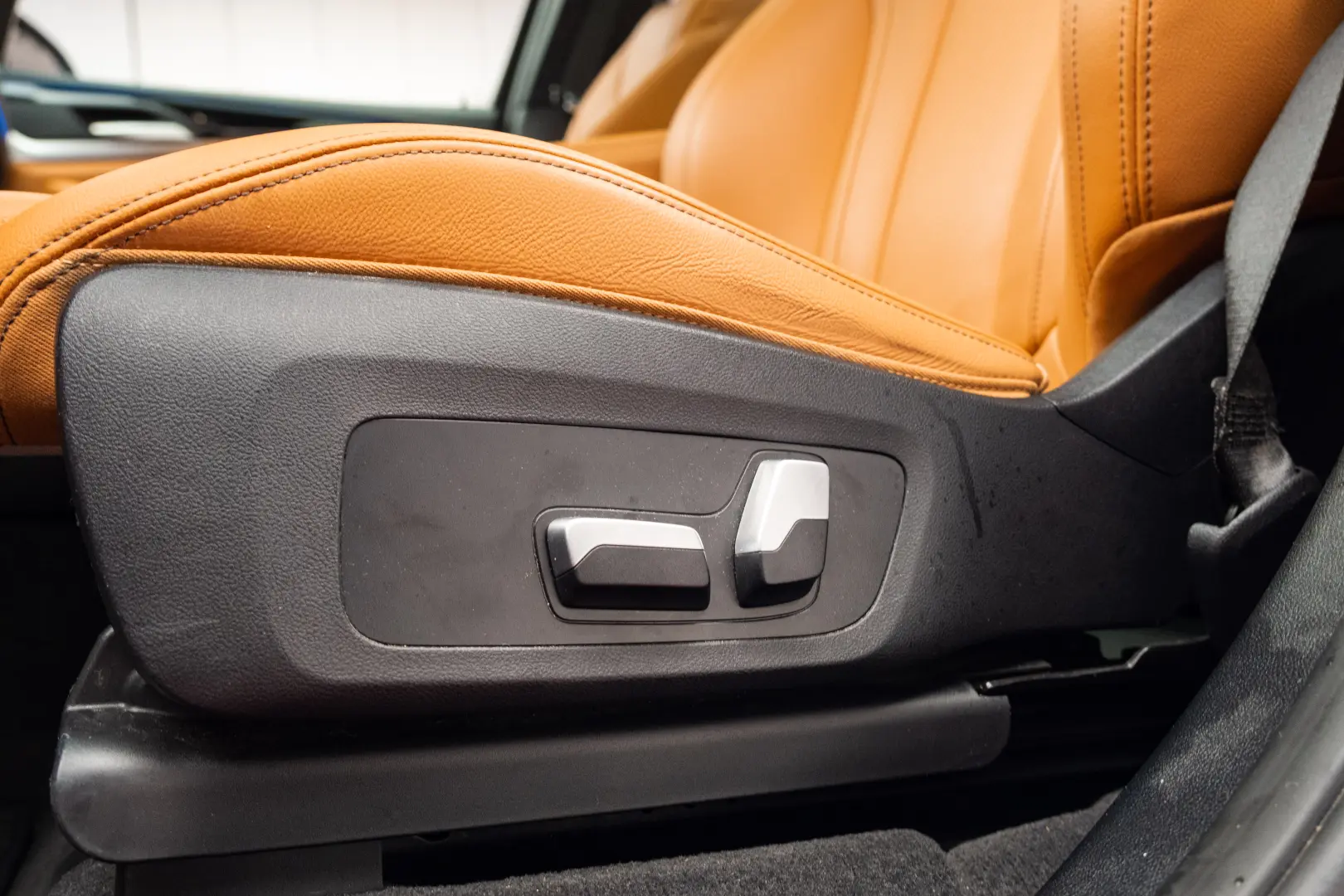 BMW IX3  M Pack   Memory Seats   LED   Camera - Stoc!!!