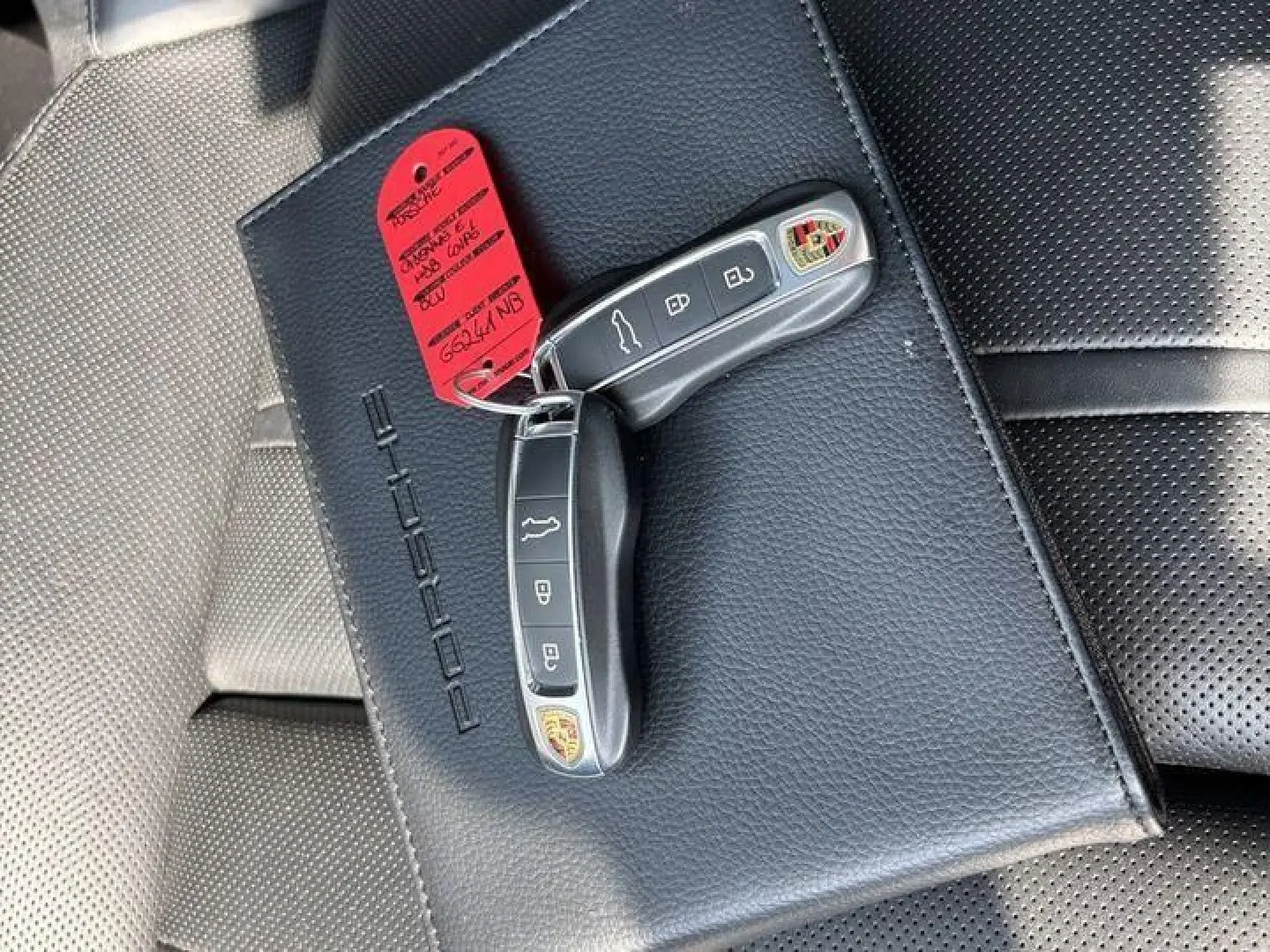 Cayenne Coupe E-Hybrid Matrix 360 KAM PANO KEY