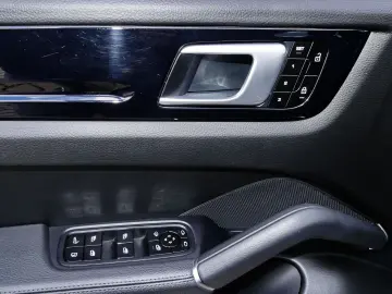 Cayenne E-Hybrid Coupe Sport Design Sportabgas 7