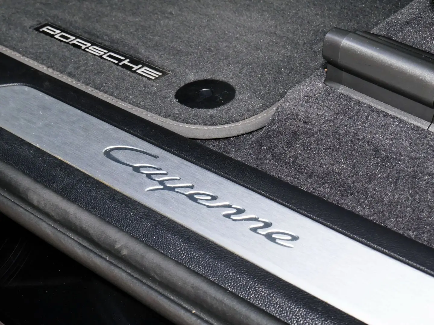 Cayenne E-Hybrid Coupe Sport Design Sportabgas 7