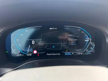 X3 30e xDr Keyless HUD 360  ACC AmbientL