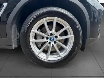 X3 30e xDr Keyless HUD 360  ACC AmbientL