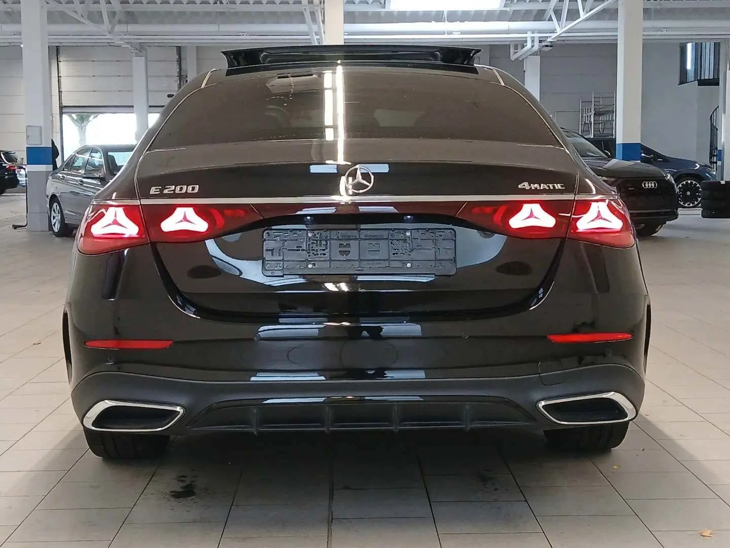 E 200 E -Klasse Lim. E 200 4Matic AMG Line