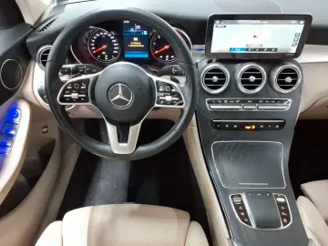 GLC 300 d 4M-AHK PANO BusiP AssiP KomfP