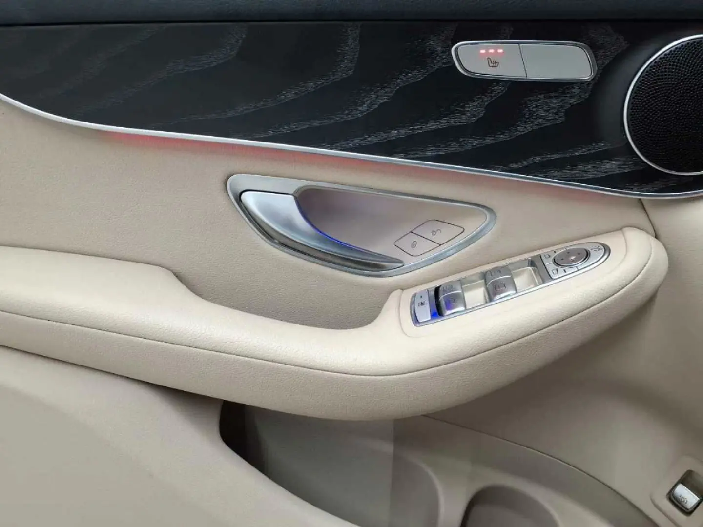 GLC 300 d 4M-AHK PANO BusiP AssiP KomfP