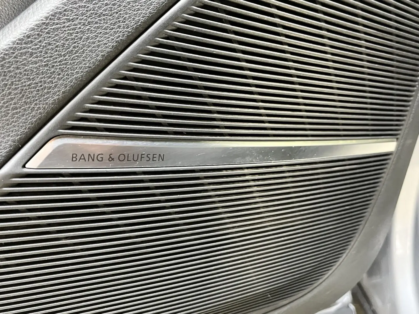 Q8 S-Line SoftClose Matrix HeadUp  B&O