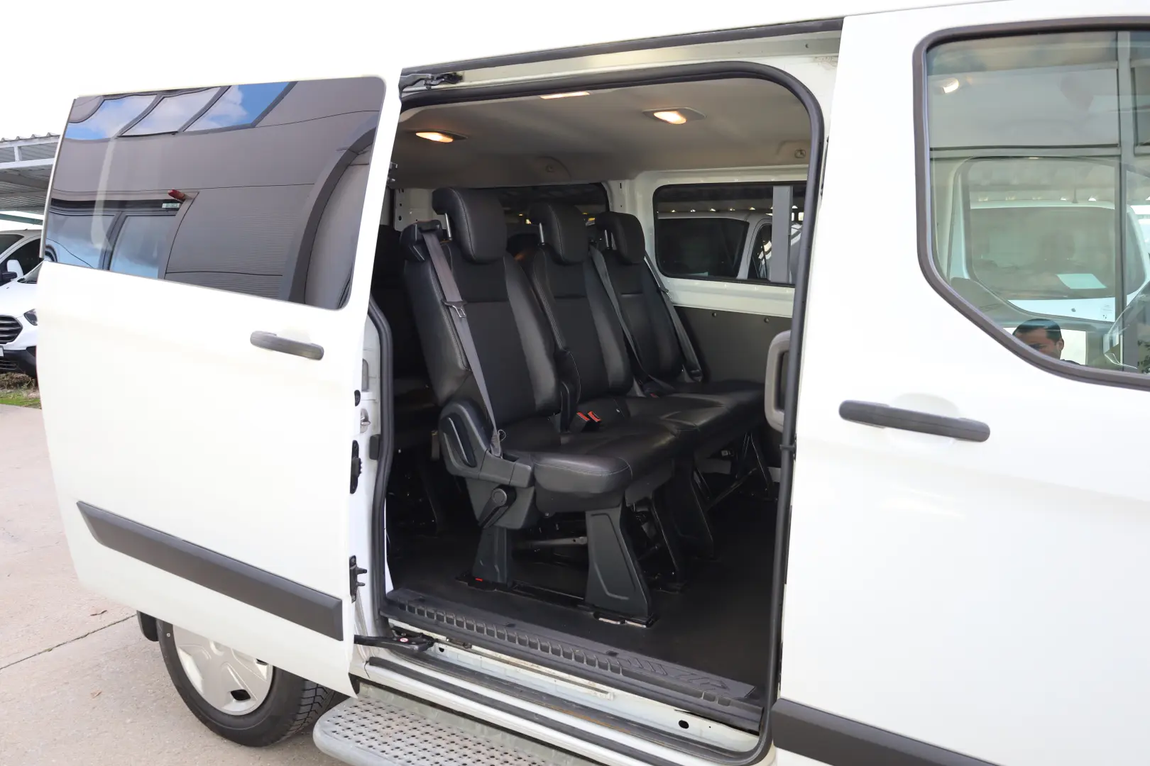 Ford Transit Custom L1H1 8 1 Locuri 2.0D 105CP