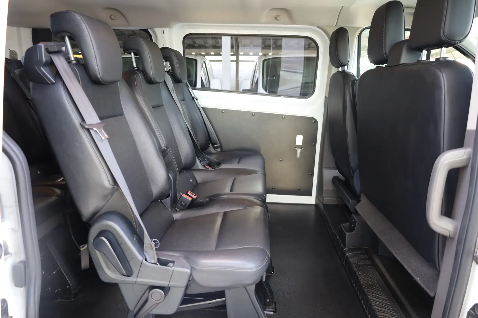 Ford Transit Custom L1H1 8 1 Locuri 2.0D 105CP