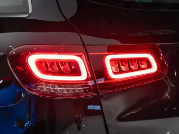 GLC 400d 4Matic LED PANO LEDER NAVI 360 KAM DAB