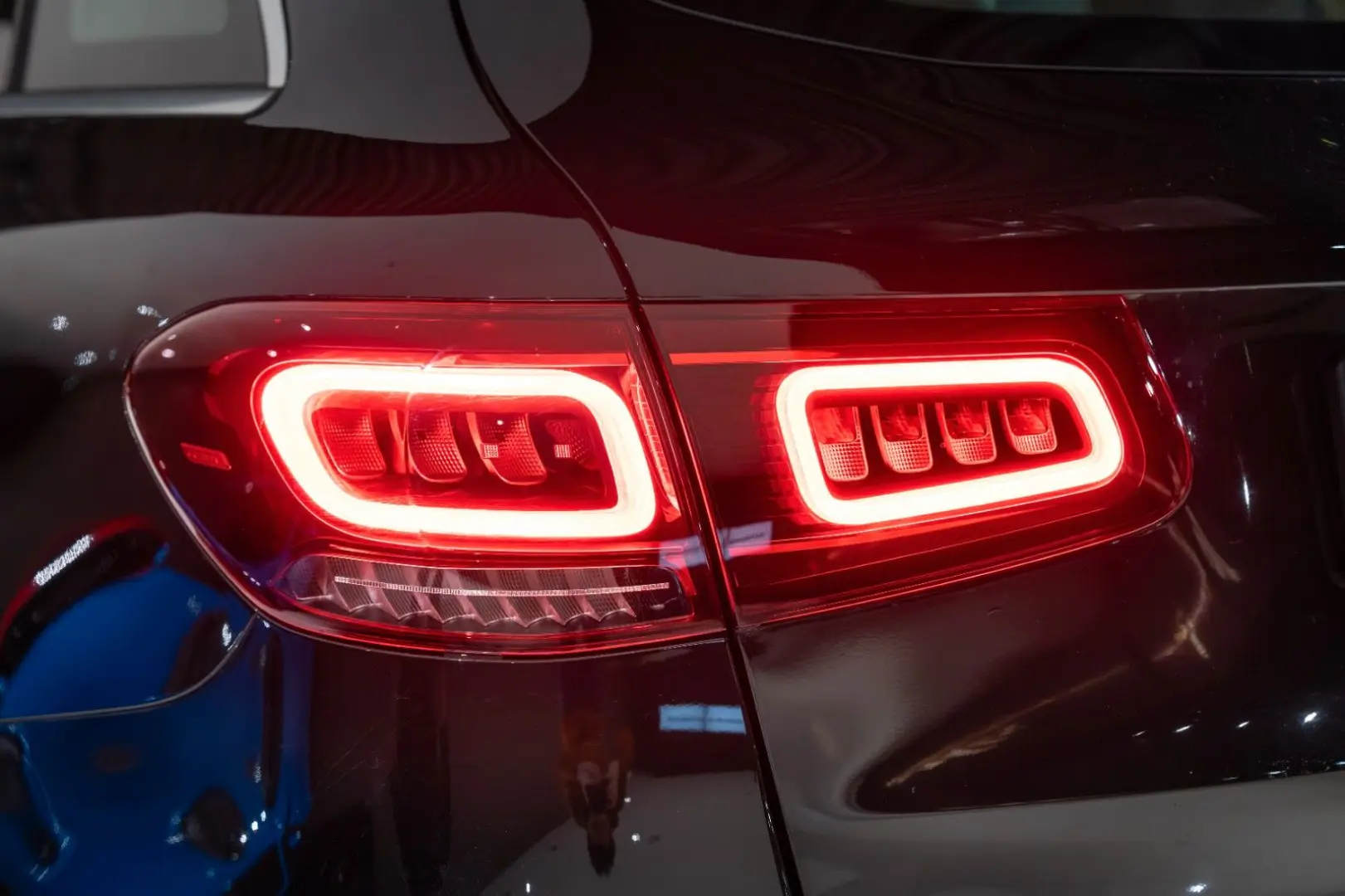 GLC 400d 4Matic LED PANO LEDER NAVI 360 KAM DAB