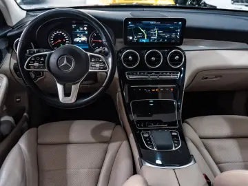 GLC 400d 4Matic LED PANO LEDER NAVI 360 KAM DAB