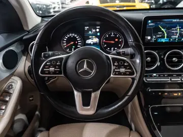 GLC 400d 4Matic LED PANO LEDER NAVI 360 KAM DAB