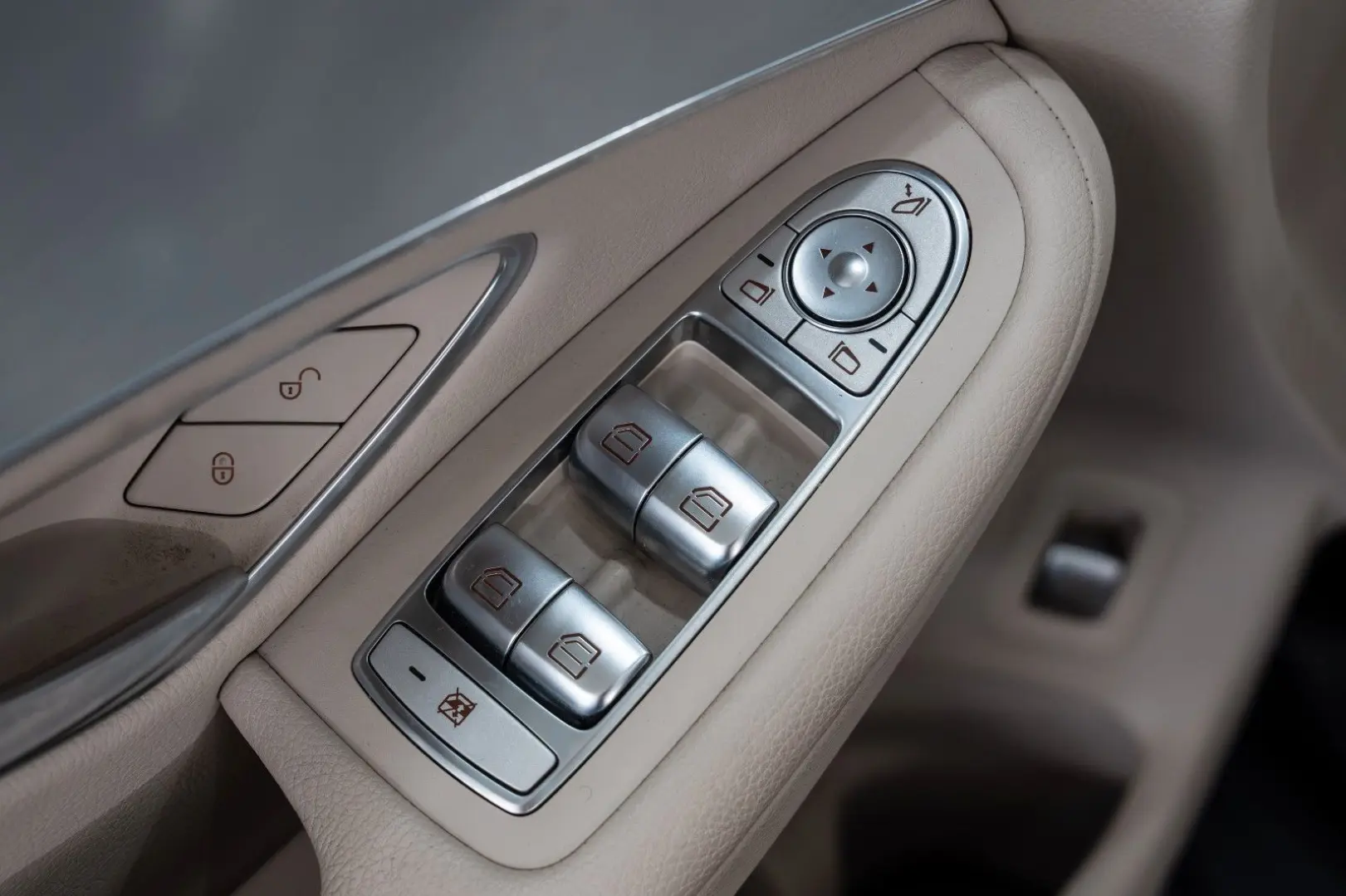 GLC 400d 4Matic LED PANO LEDER NAVI 360 KAM DAB