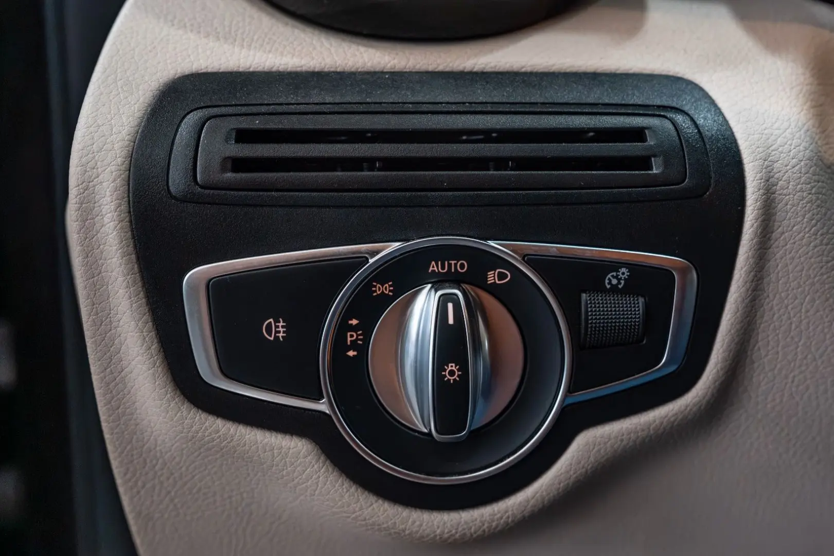 GLC 400d 4Matic LED PANO LEDER NAVI 360 KAM DAB