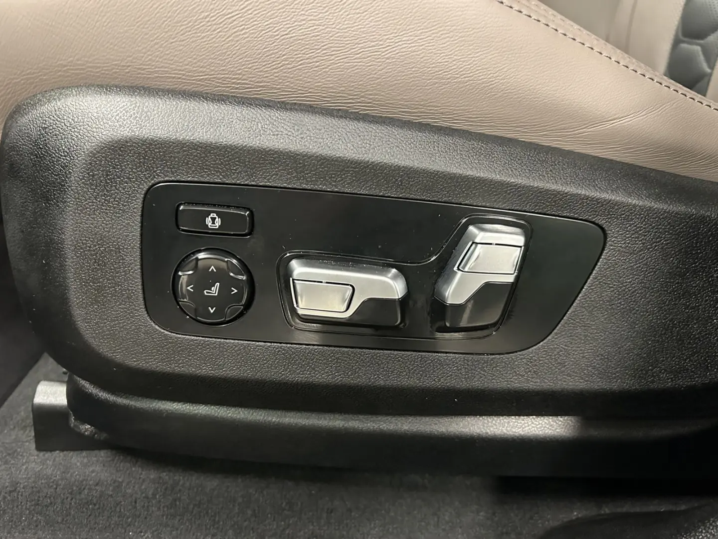 X6 M Competition Harman Kardon