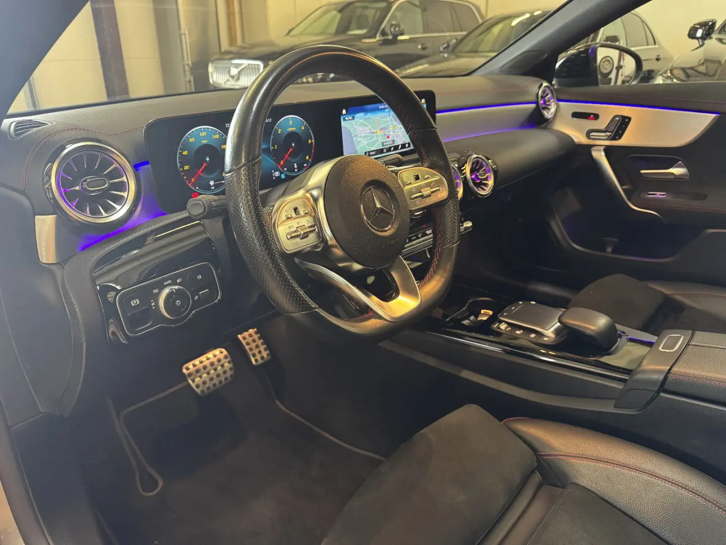 CLA 180d AMG Pano Totwinkel MBUX Kamera Night