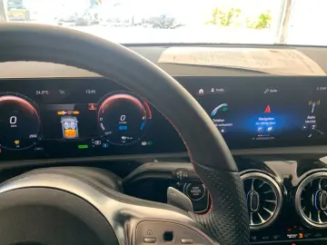 CLA 250 Coupe 2x AMG Line Multibeam Widescr Kam