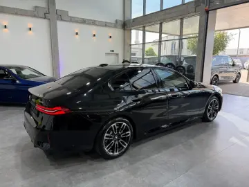 520 i M Sport HUD AHK 360 H&K Memory Carbon