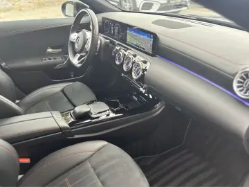 CLA 180 Coupe AMG LED 7G Parktr 19  Navi Ambie