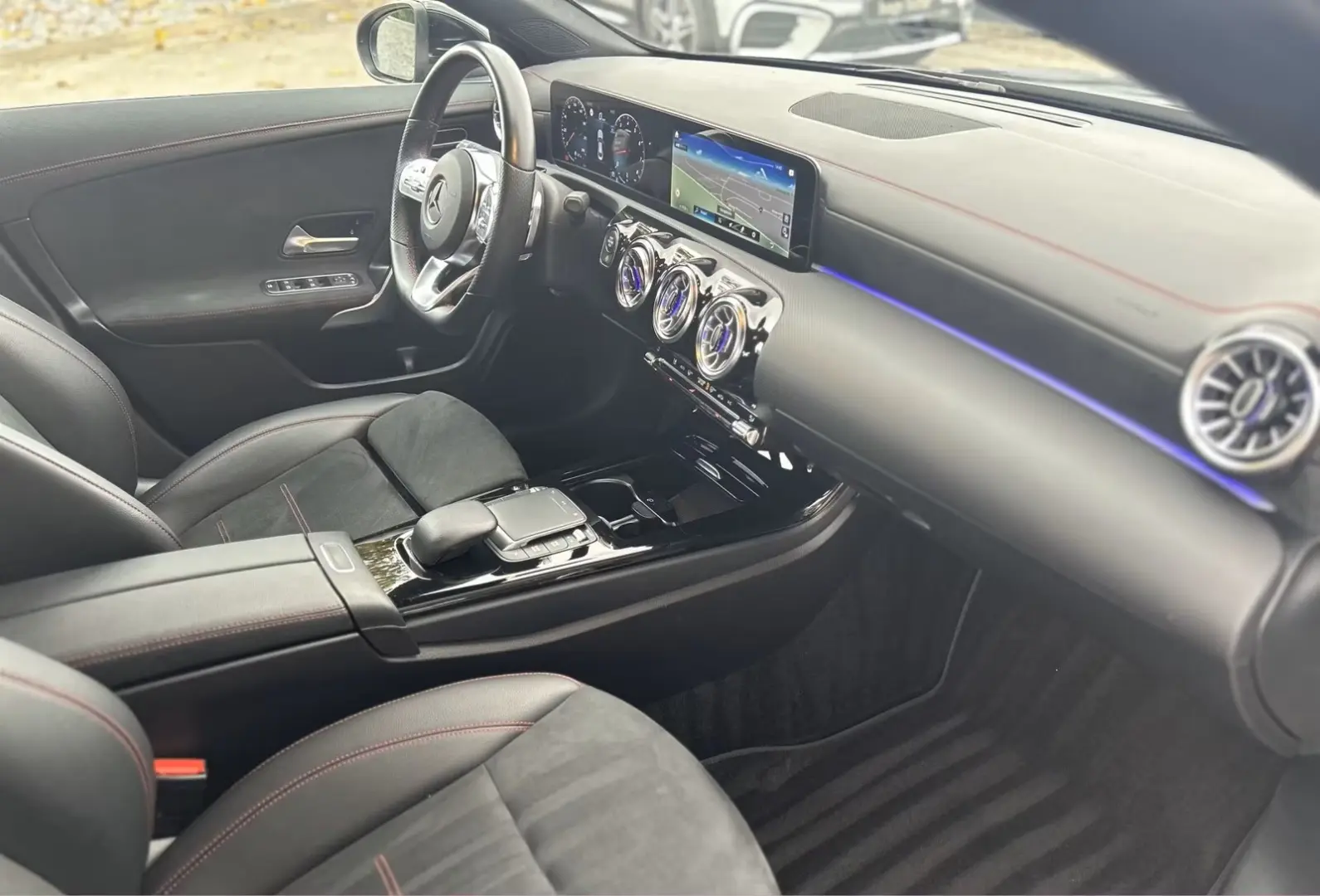 CLA 180 Coupe AMG LED 7G Parktr 19  Navi Ambie