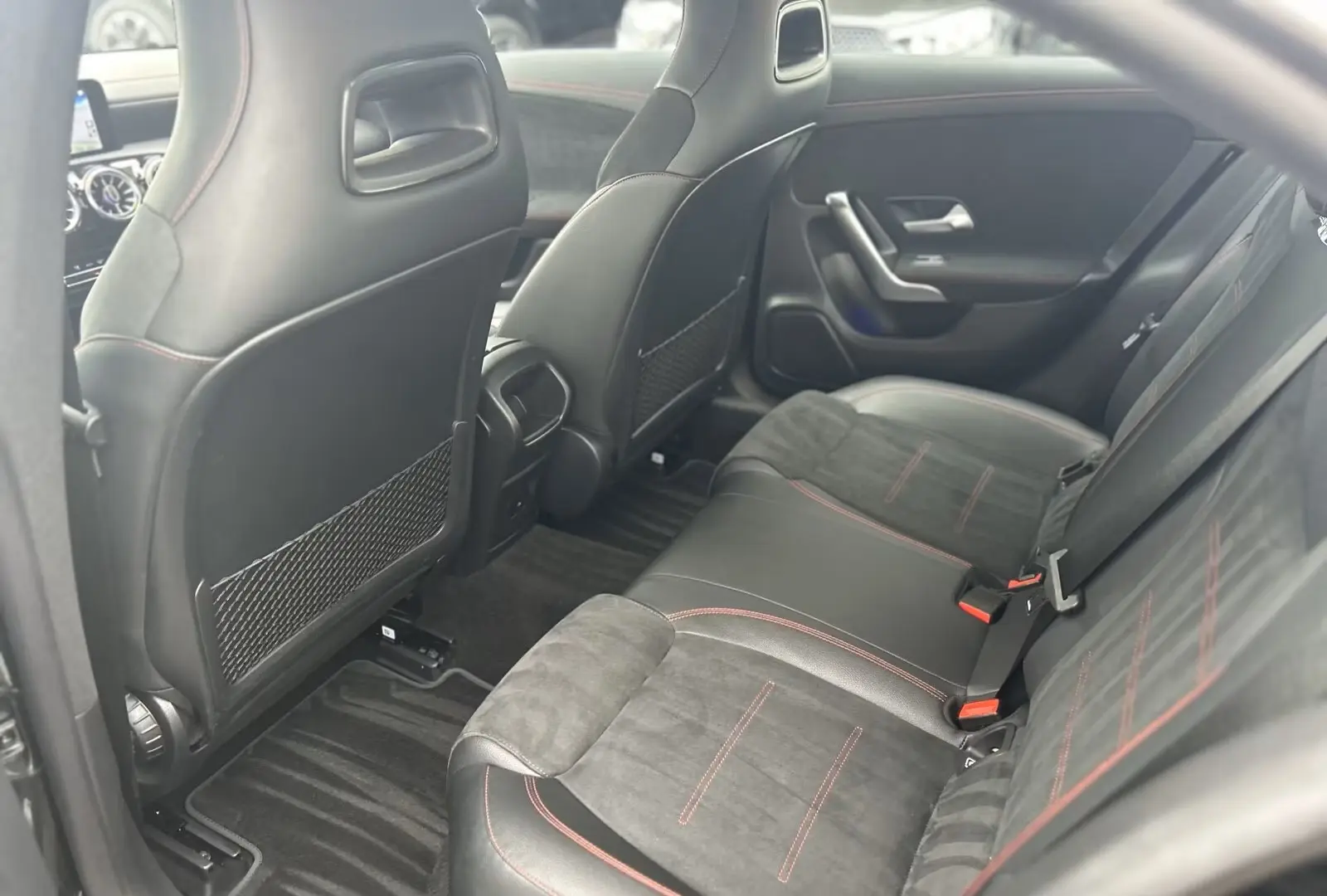 CLA 180 Coupe AMG LED 7G Parktr 19  Navi Ambie