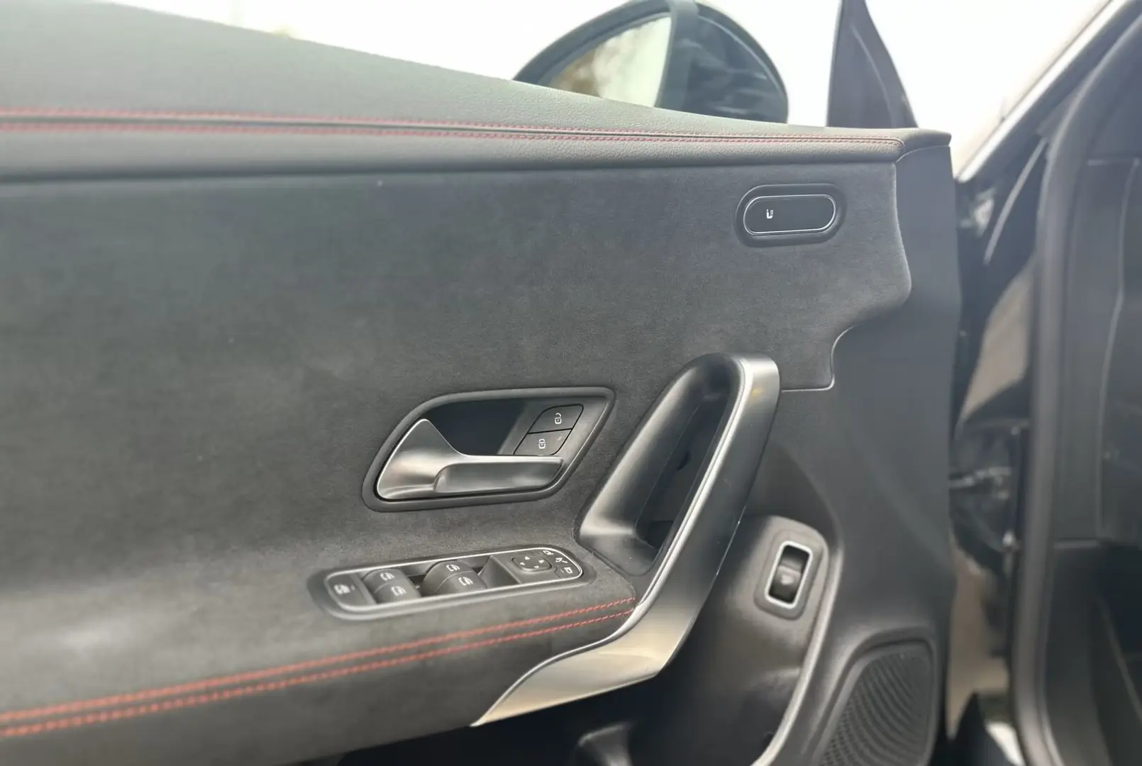 CLA 180 Coupe AMG LED 7G Parktr 19  Navi Ambie