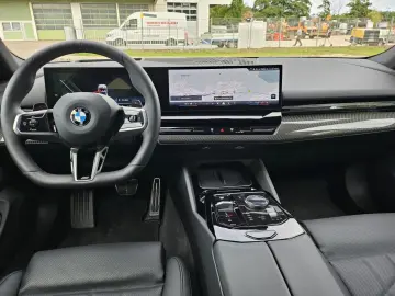 520i M Sport Pro ACC ParkProf.IconGlow HUD AHK