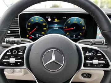 GLE 400 d 4M   AMG-PAKET S-KLIMA PANO 22 ZOLL