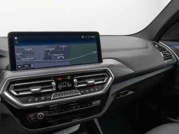 X3 xD30e M Sport Kamera DAB HiFi Fernlichtassist