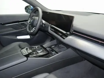 520d M Sport Pro HUD ACC SurView.Standheiz.AHK