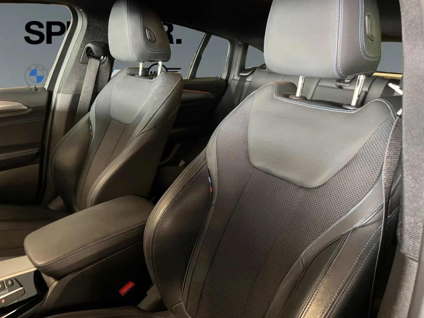 X4 xDrive20d M Sportpaket 19 Zoll AHK Head Up 36