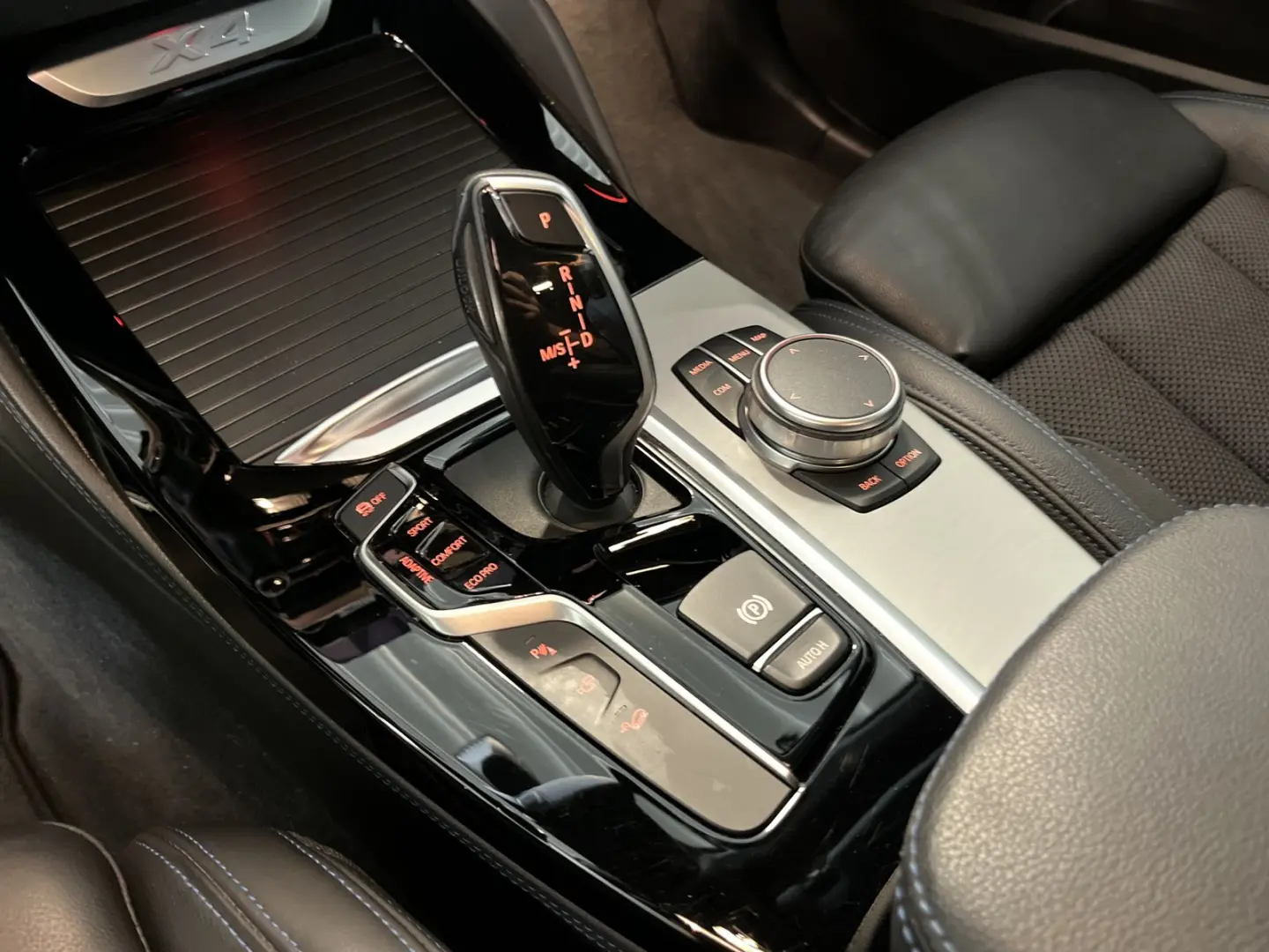 X4 xDrive20d M Sportpaket 19 Zoll AHK Head Up 36