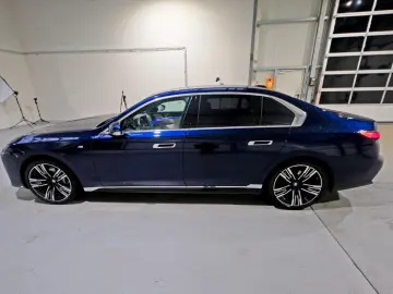 740 d xDrive M Sport TV SoftClose MultifunctionS IconicGl