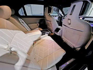 740 d xDrive M Sport TV SoftClose MultifunctionS IconicGl