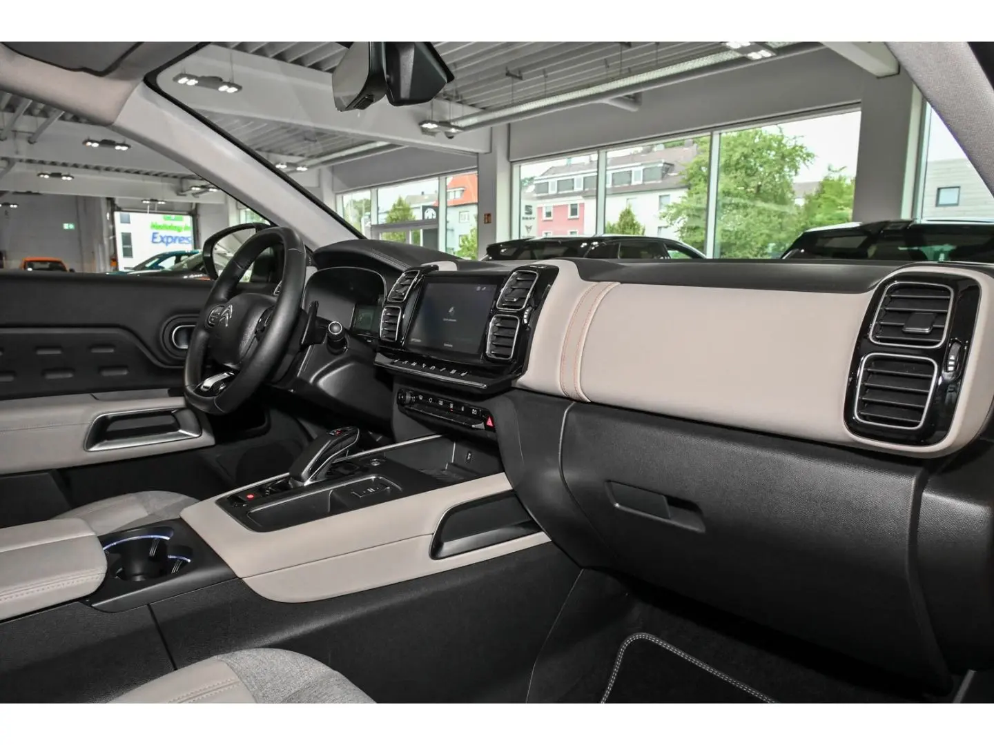 C5 Aircross Hybrid Shine Pack225 EAT8 NAVI LED 3