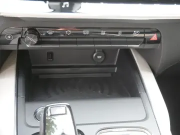 C5 Aircross Hybrid 225 S&S e-EAT8 Shine Pack LED