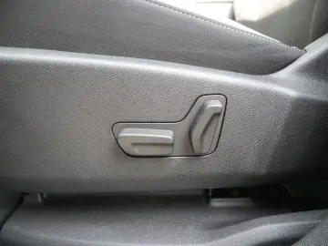 C5 Aircross Hybrid 225 S&S e-EAT8 Shine Pack LED