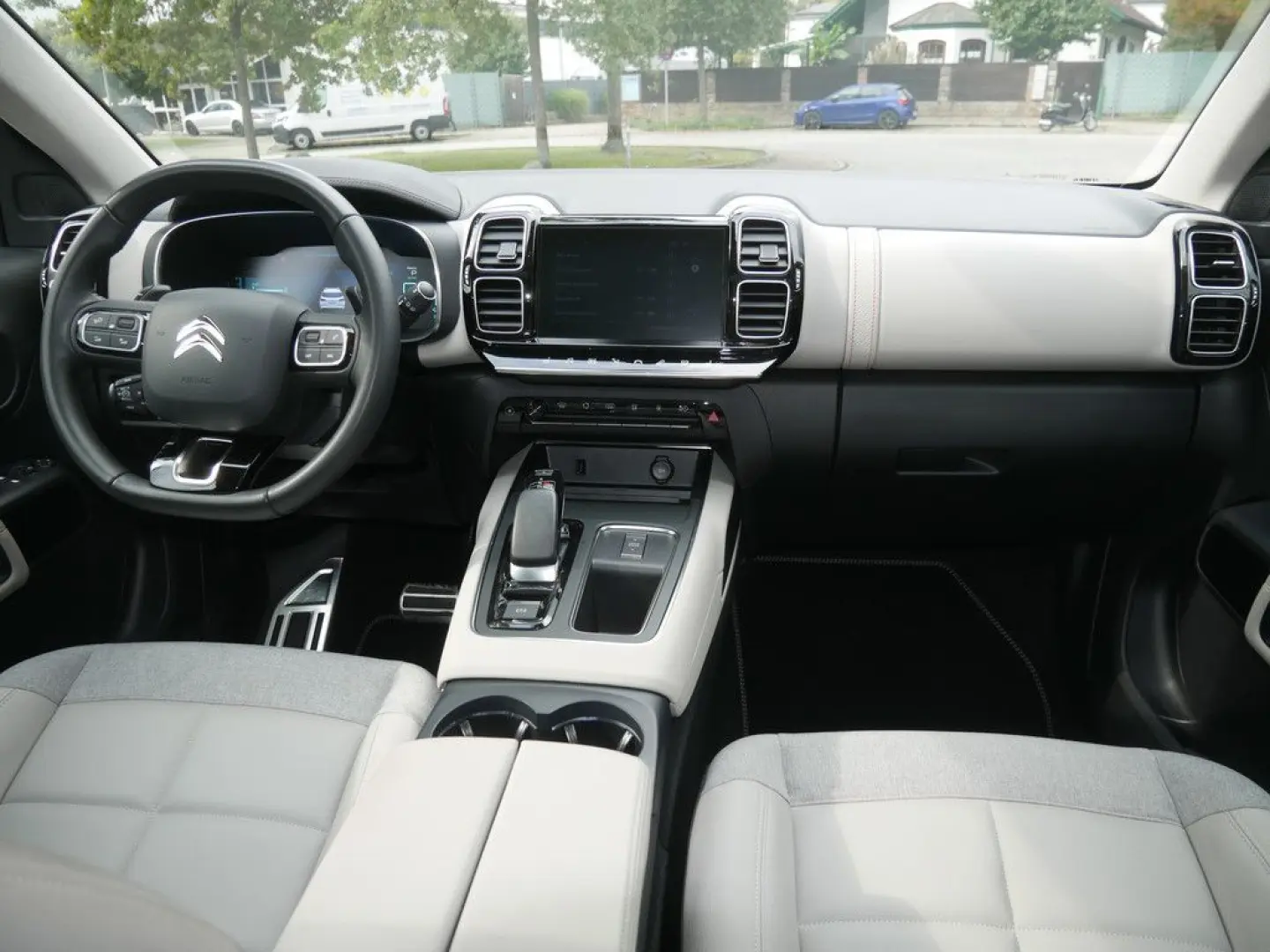 C5 Aircross Hybrid 225 S&S e-EAT8 Shine Pack LED