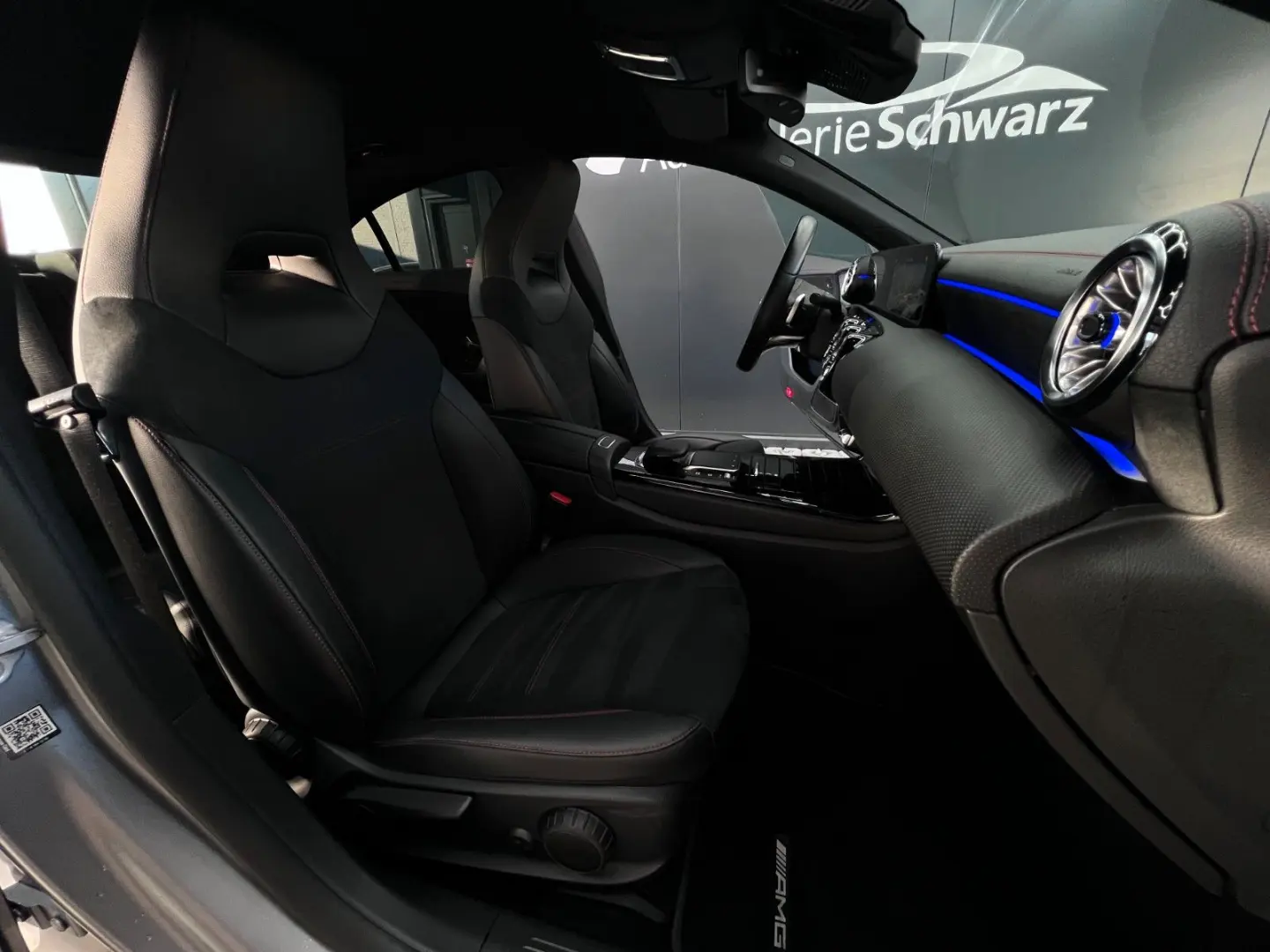 CLA 250e Coupé 8G AMG NIGHT MAGNO AUG KAM 19 AHK