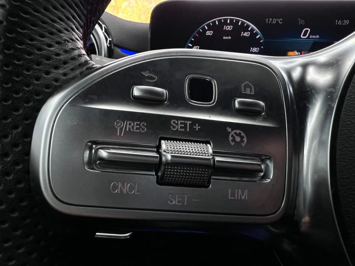 CLA 250e Coupé 8G AMG NIGHT MAGNO AUG KAM 19 AHK