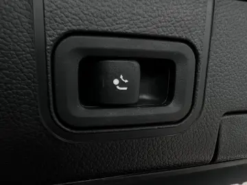 CLA 250e Coupé 8G AMG NIGHT MAGNO AUG KAM 19 AHK