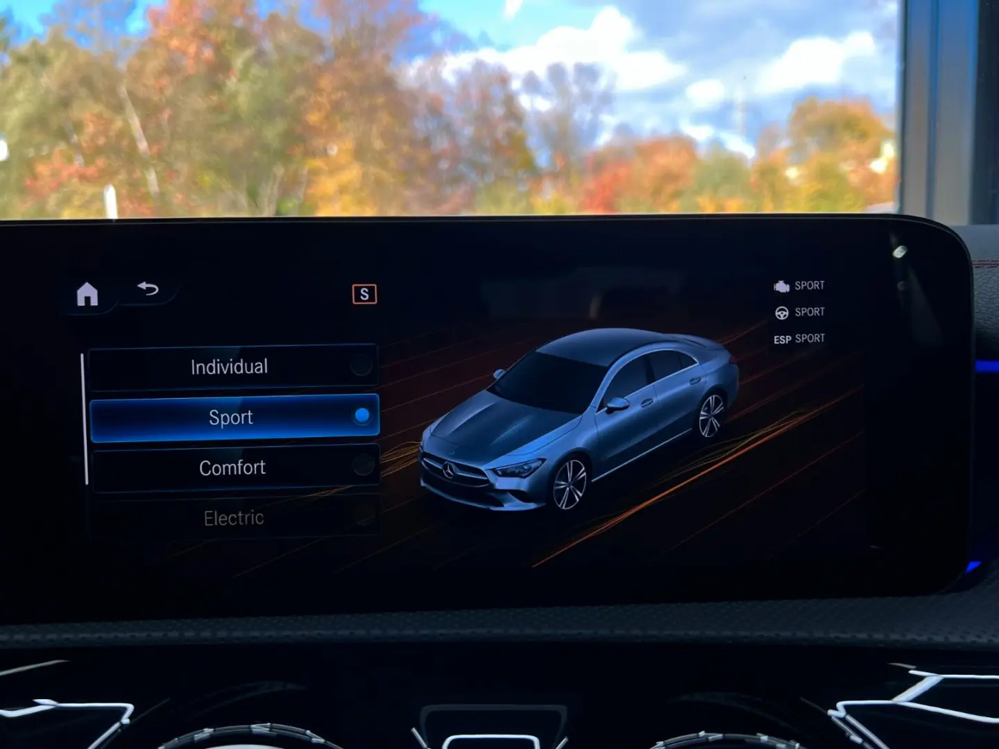 CLA 250e Coupé 8G AMG NIGHT MAGNO AUG KAM 19 AHK