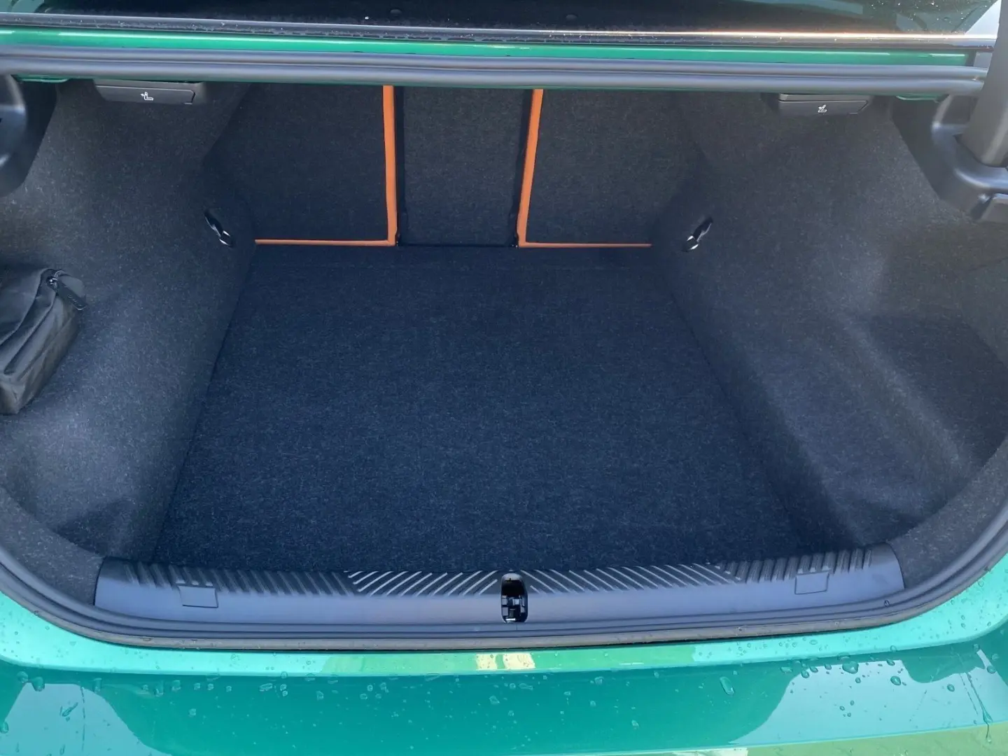 M5 Limousine MDriverPackage B&W