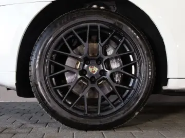 Macan 2.0 AWD AIRMATIC BOSÉ PANO 4xSHZ SBL R20