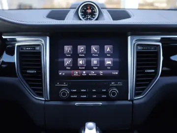 Macan 2.0 AWD AIRMATIC BOSÉ PANO 4xSHZ SBL R20