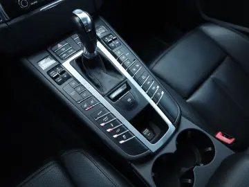 Macan 2.0 AWD AIRMATIC BOSÉ PANO 4xSHZ SBL R20