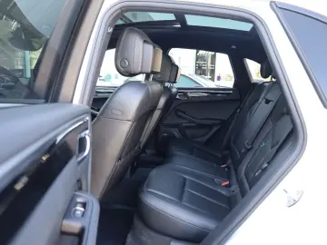 Macan 2.0 AWD AIRMATIC BOSÉ PANO 4xSHZ SBL R20